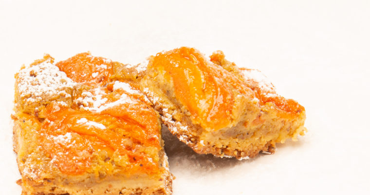 Me and The Queen of Sheba: Apricot Pistachio Bars