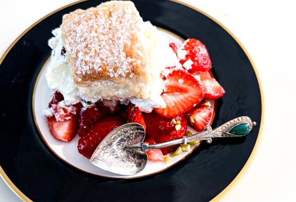 Buttermilk Biscuits With Strawberries and Cream